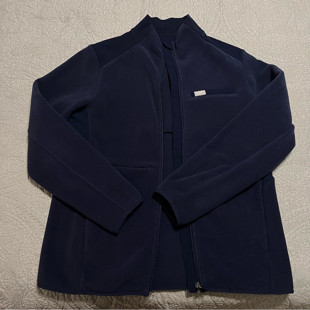 Figs on-shift fleece jacket